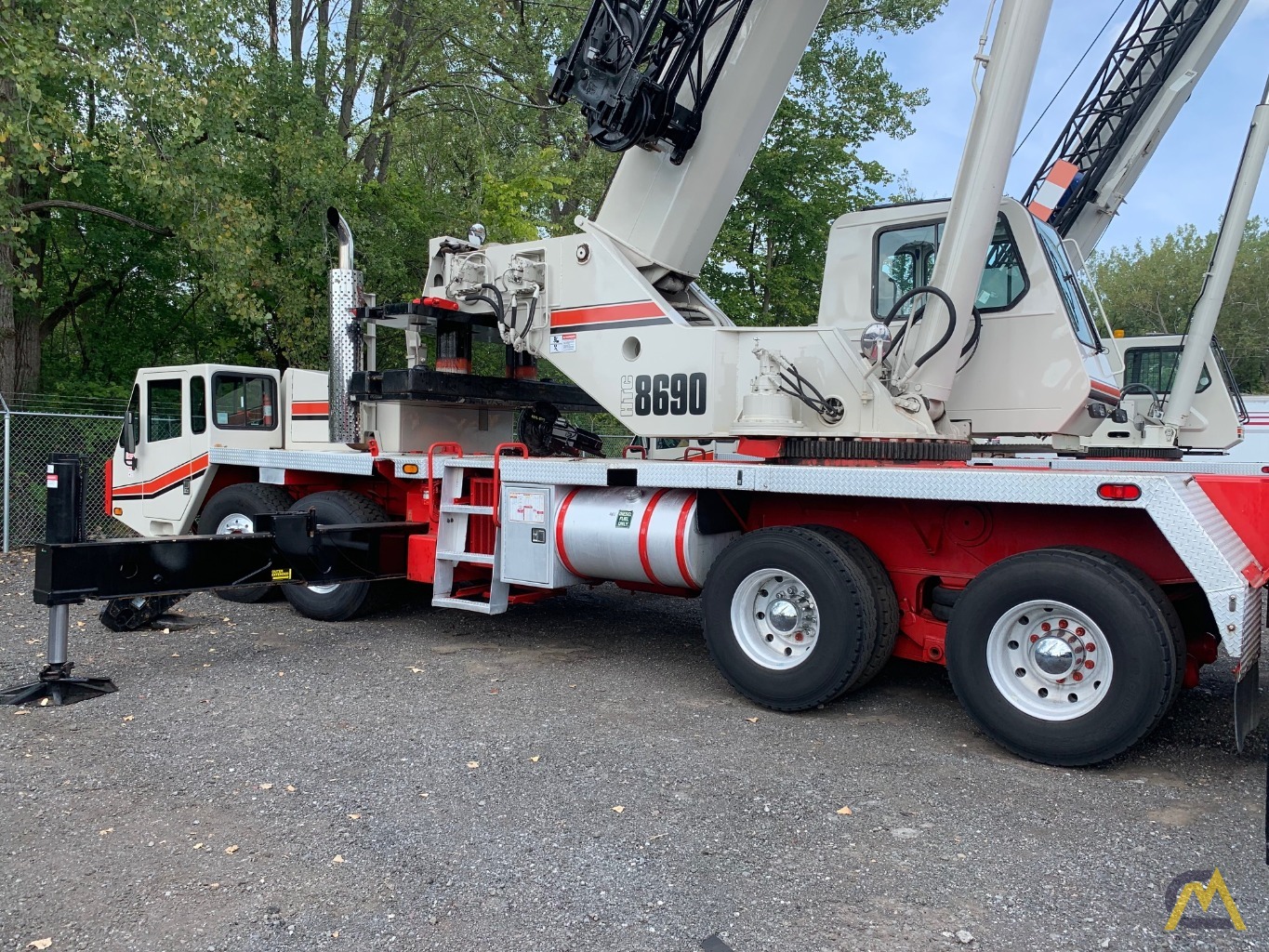 2006 Link-Belt HTC-8690 90-Ton Telescopic Truck Crane w/ Detroit Engine 13