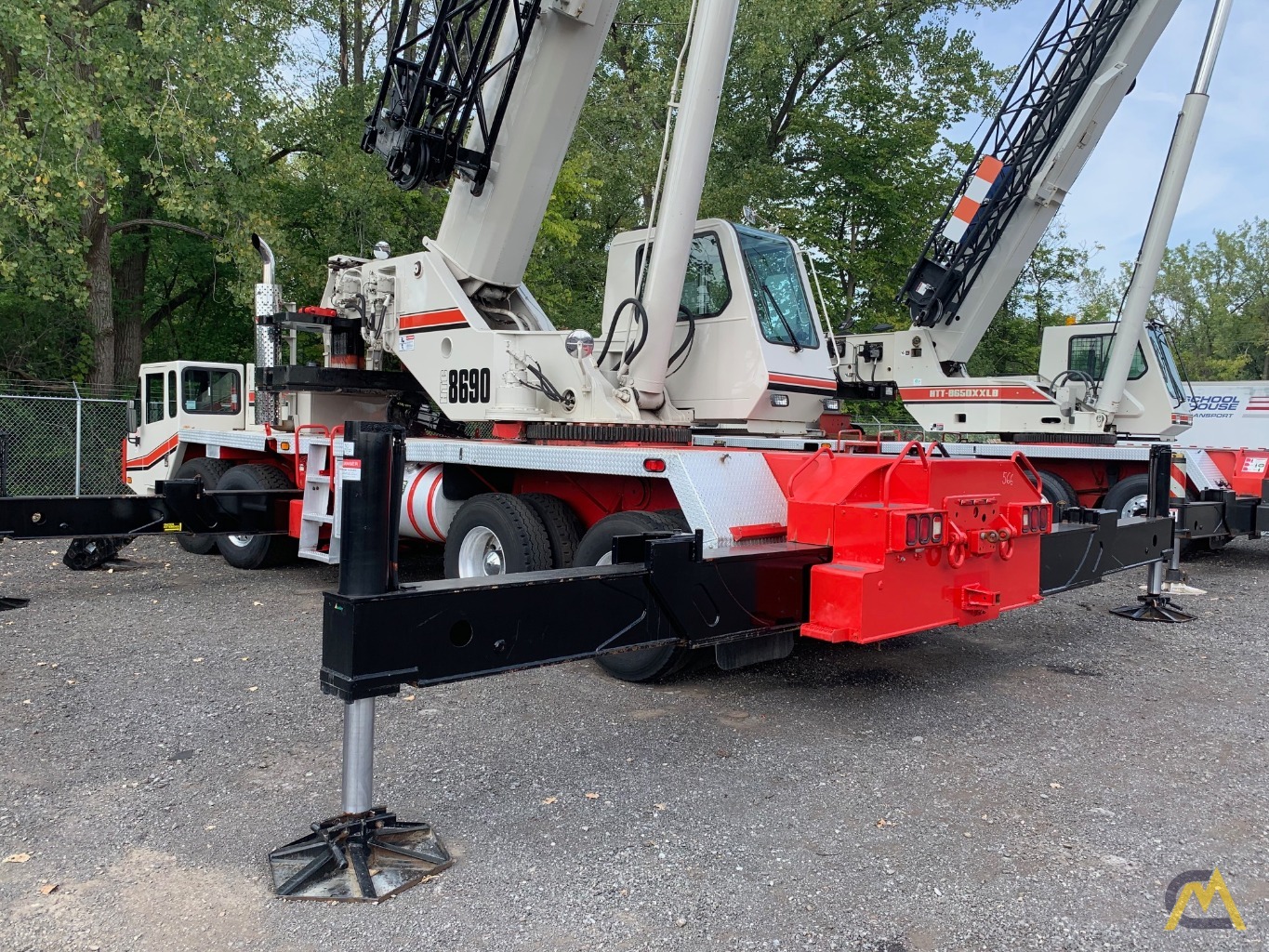 2006 Link-Belt HTC-8690 90-Ton Telescopic Truck Crane w/ Detroit Engine 15