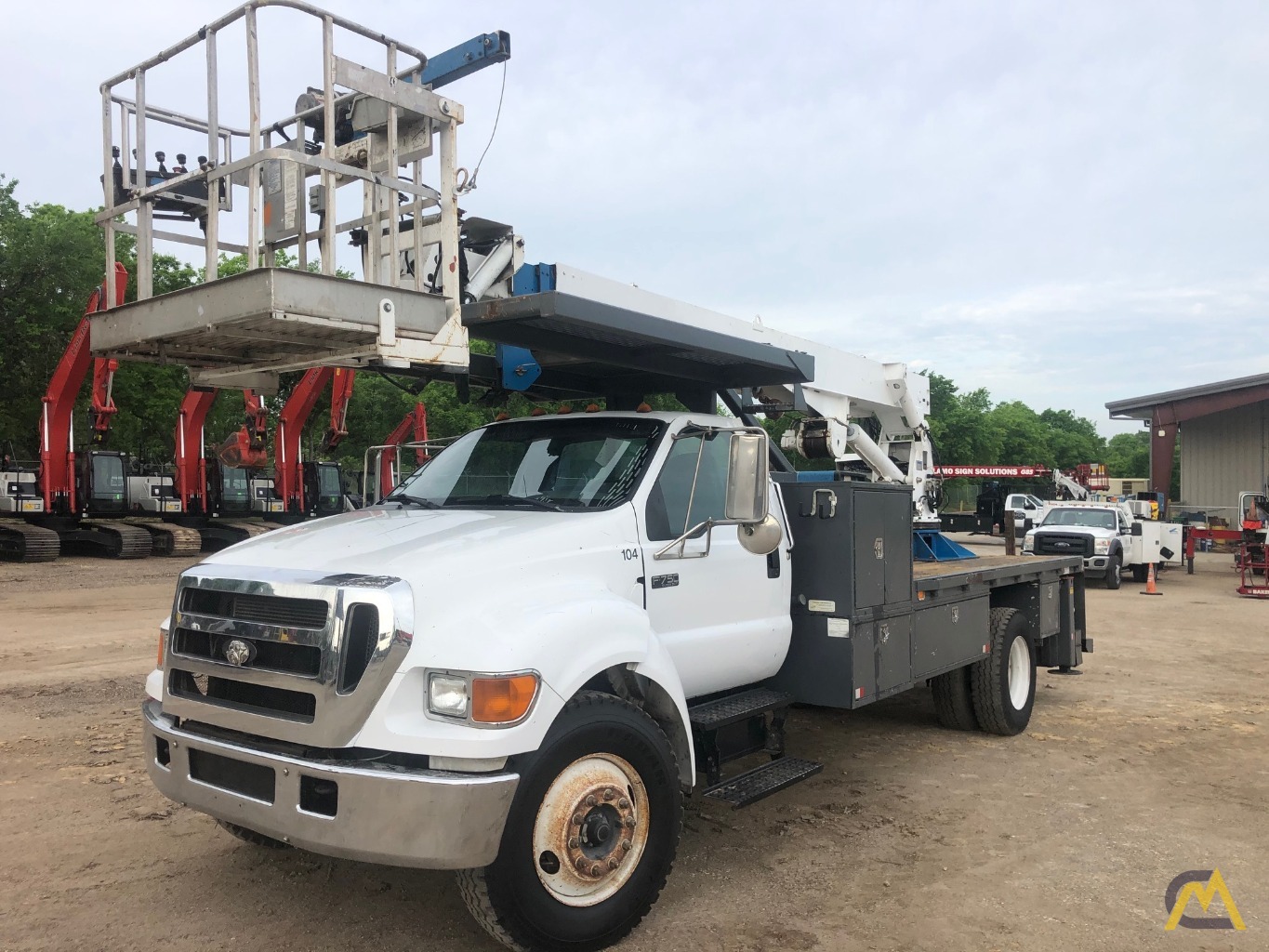 2006 Manitex SC62 3-Ton Bucket Truck 2