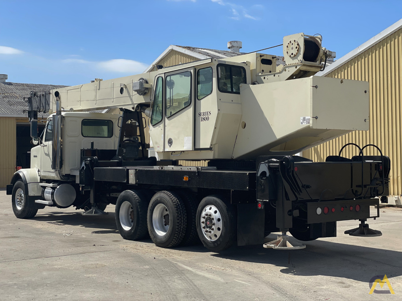 2006 National 18127 40-Ton Boom Truck Crane 3