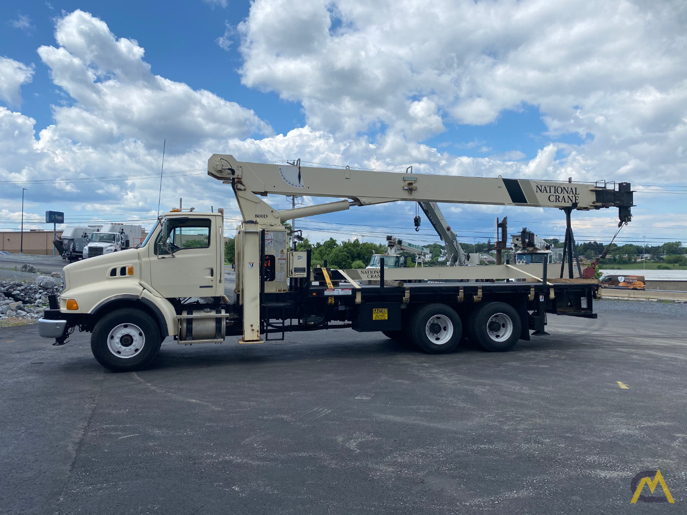 National 8100D 23-Ton Boom Truck Crane 2