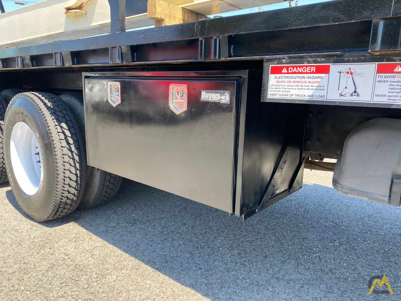 National 8100D 23-Ton Boom Truck Crane 14