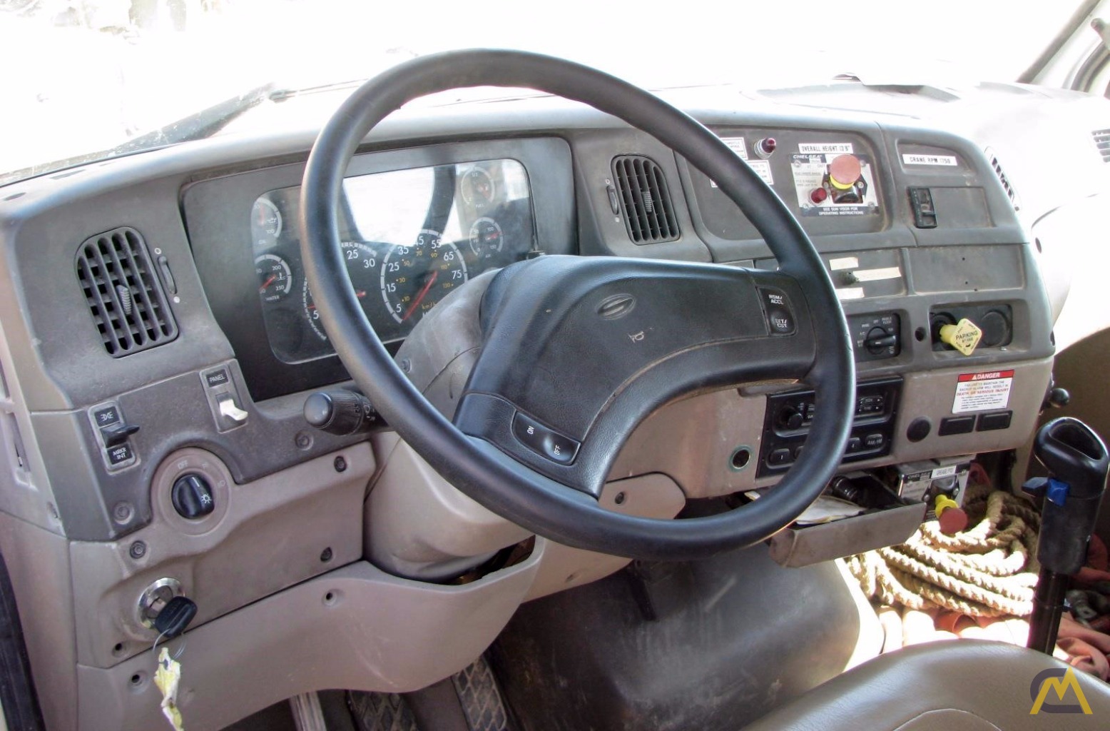 2006 NATIONAL 900A 16