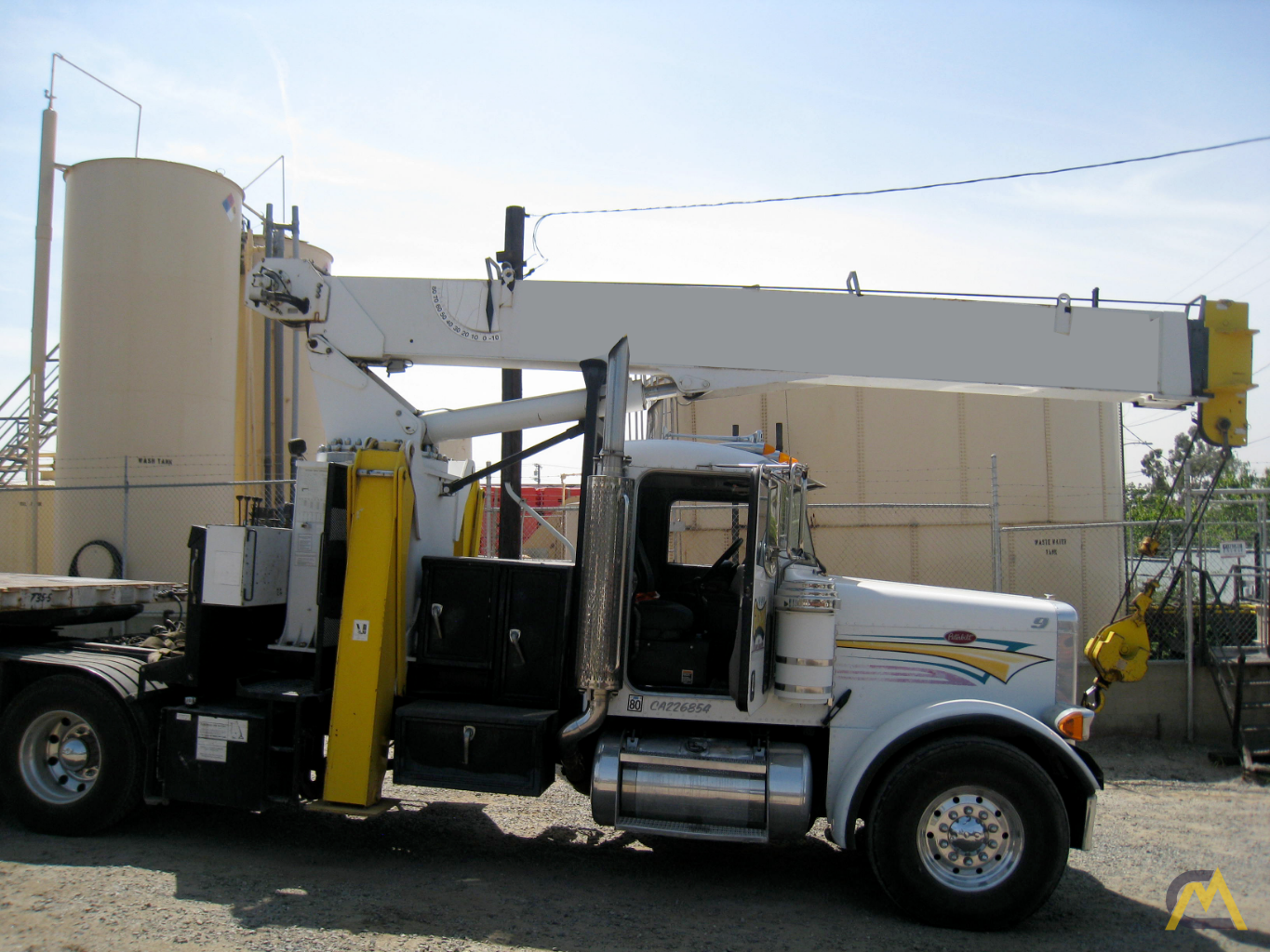 2006 National-Peterbilt 851D 23-Ton Boom Truck Crane; CranesList ID: 311, 1