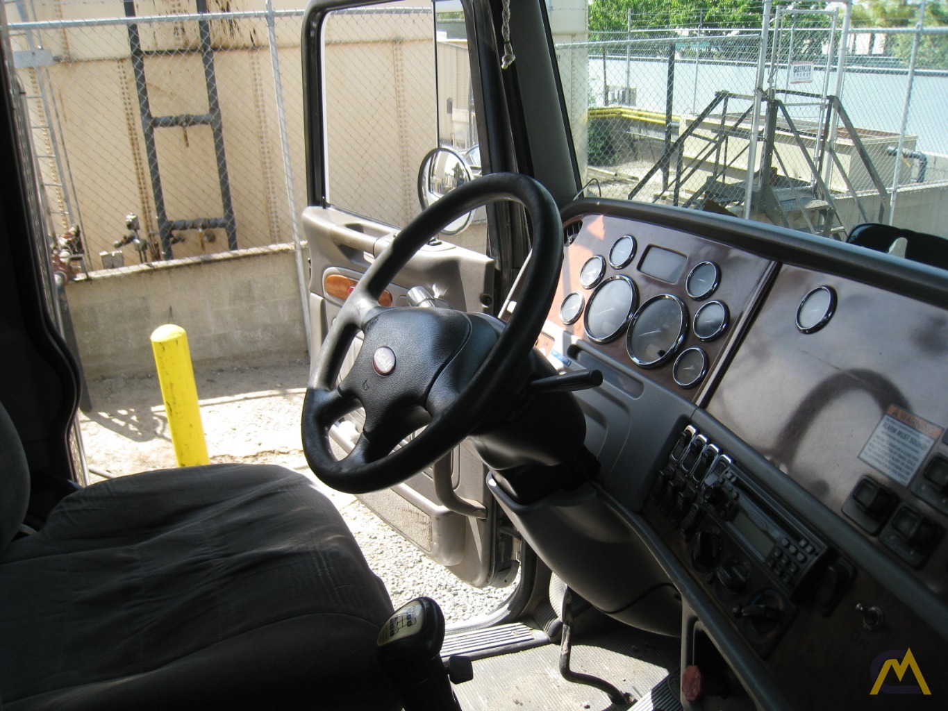 2006 National-Peterbilt 851D 23-Ton Boom Truck Crane; CranesList ID: 311, 14