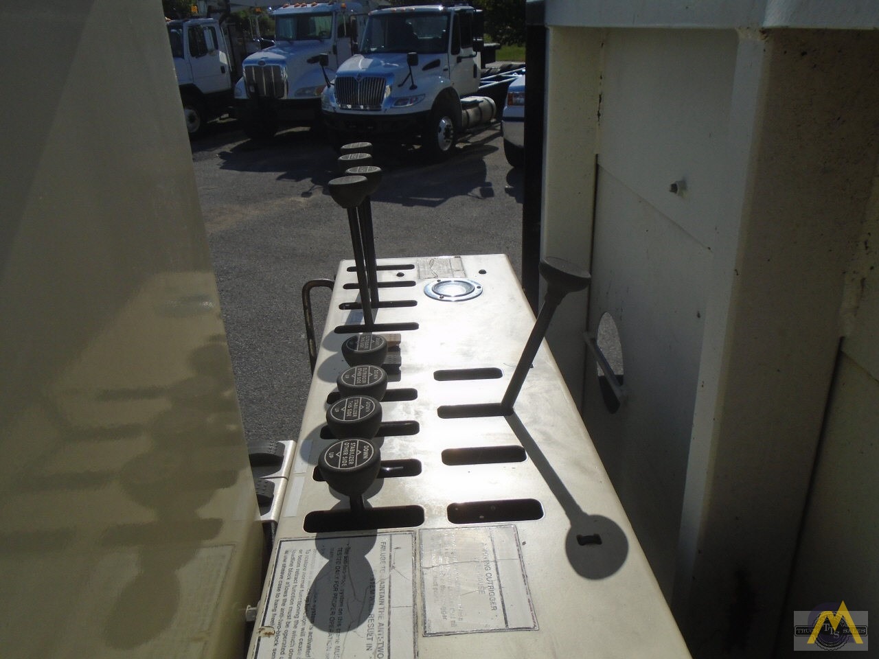 2006 National-Sterling 638E, 20 Ton, Boom Truck Crane; CranesList ID: 374 17
