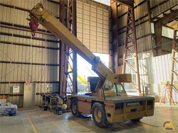 2007 Broderson IC-200-2F 15-Ton Carry Deck Crane 3