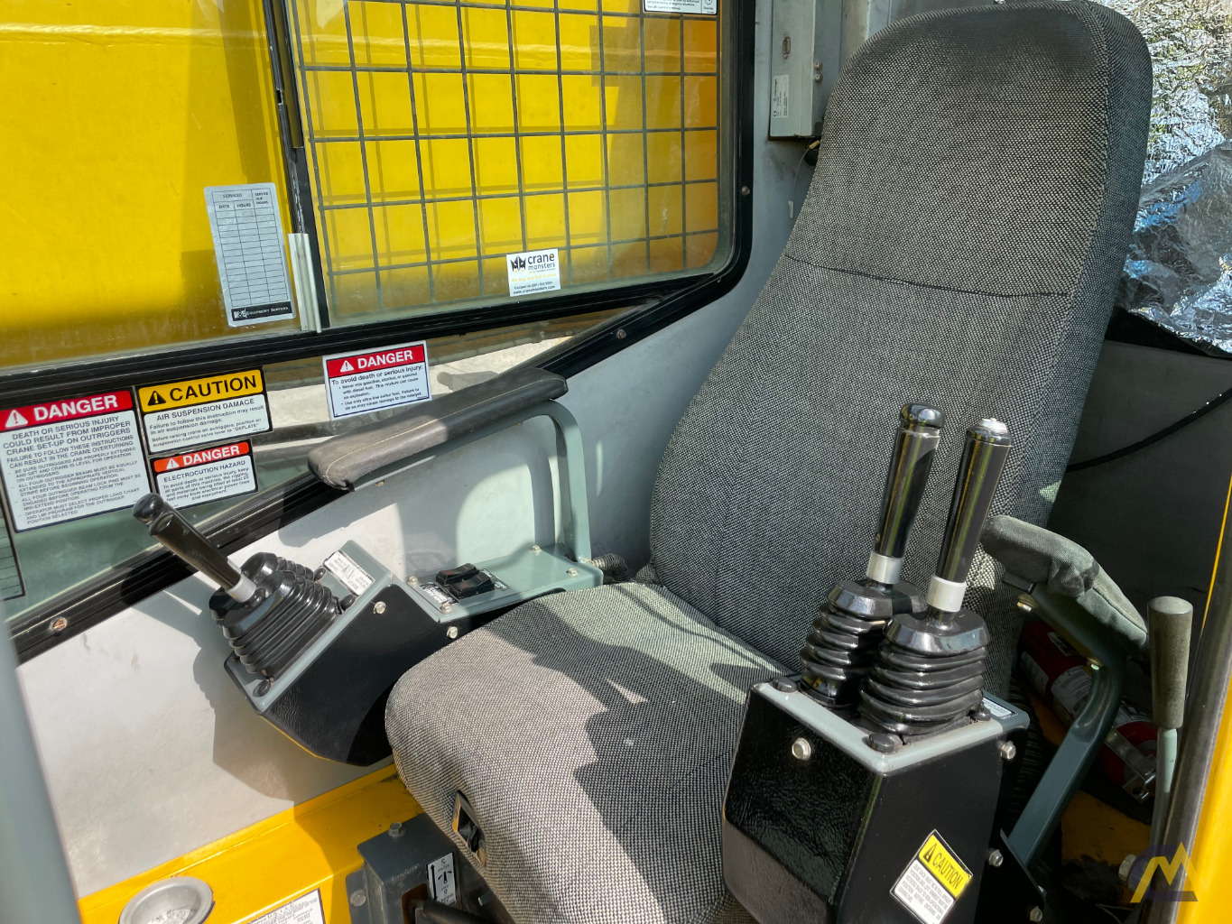 2007 Grove TMS700E 60-Ton Telescopic Truck Crane 24