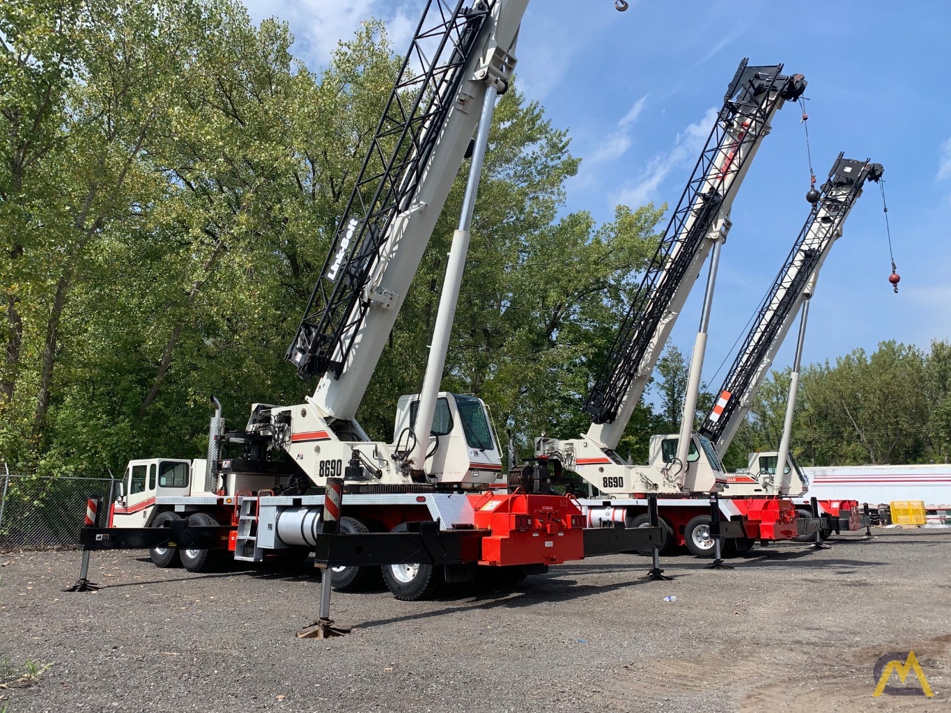 2007 Link-Belt HTC-8690 90-Ton Telescopic Truck Crane w/ Detroit Engine 13
