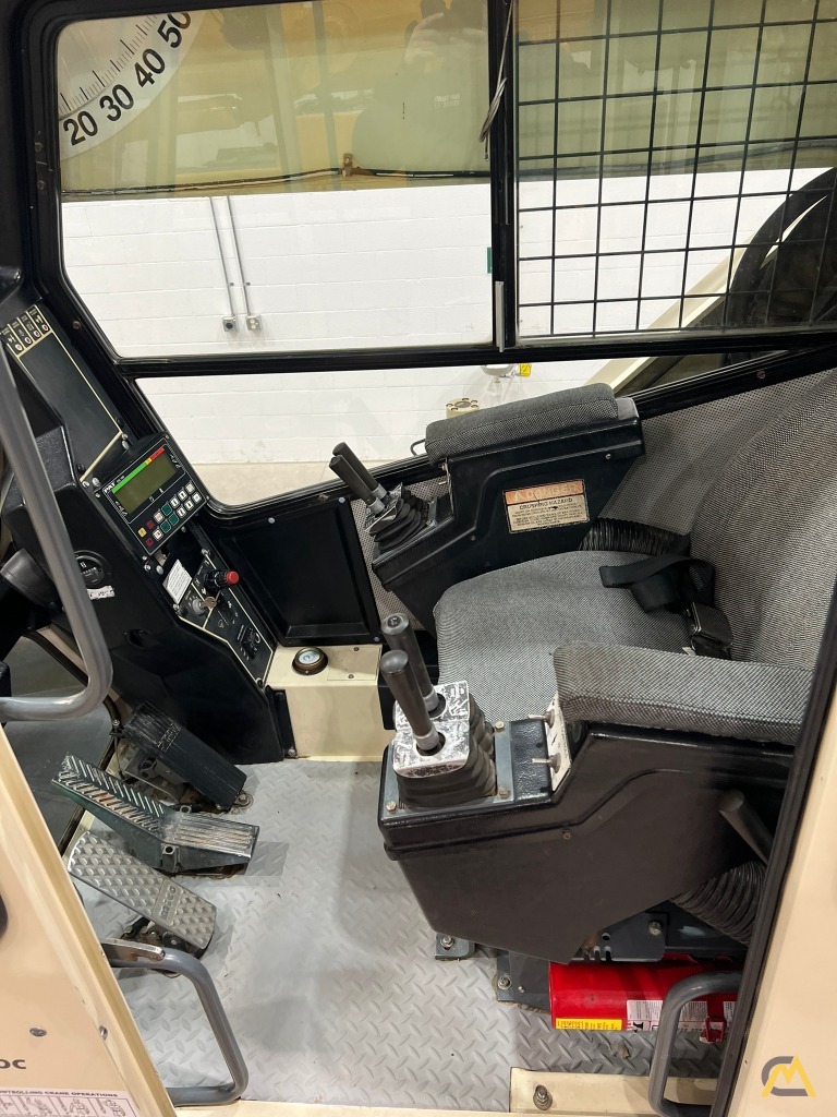 2007 National 18127 40-Ton Boom Truck Crane 12