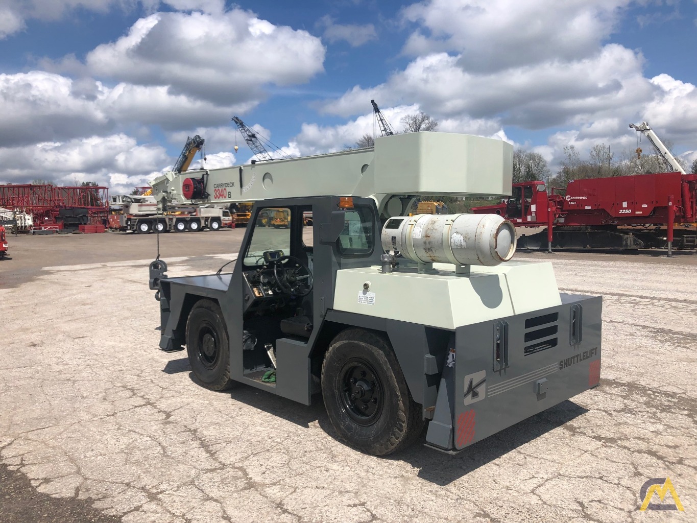 2007 Shuttlelift 3340B 10.5-Ton Carry Deck Crane 2
