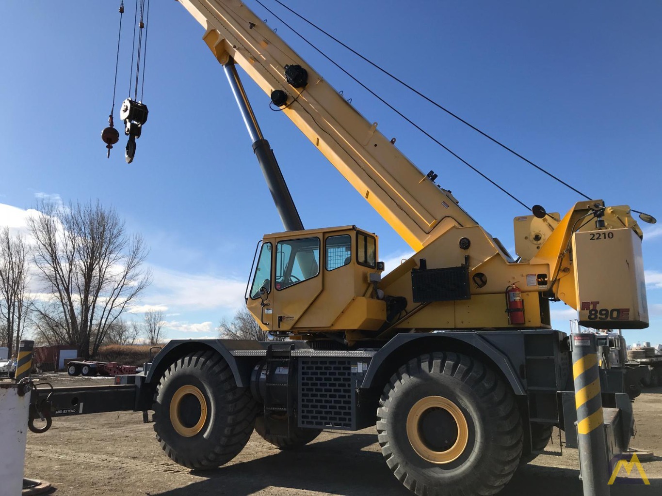 Grove RT890E 90-Ton Rough Terrain Crane 1