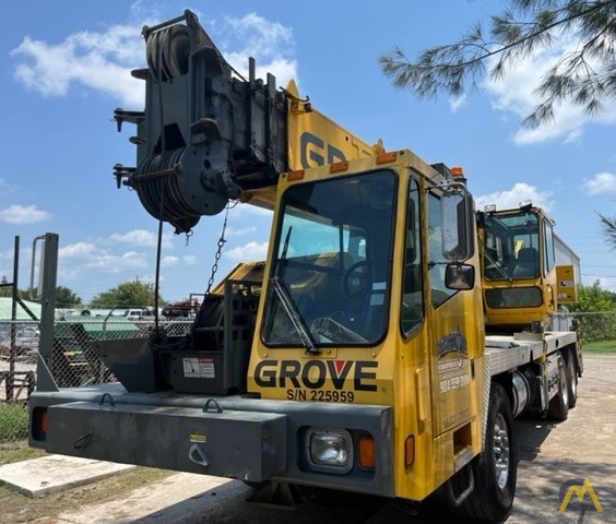 2006 Grove TMS500E 40-Ton Telescopic Truck Crane 0