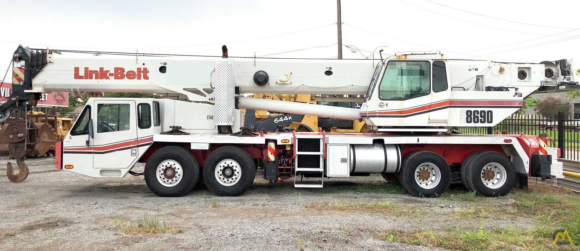 2008 Link-Belt HTC-8690 90-Ton Hydraulic Truck Crane; CranesList ID: 361 6