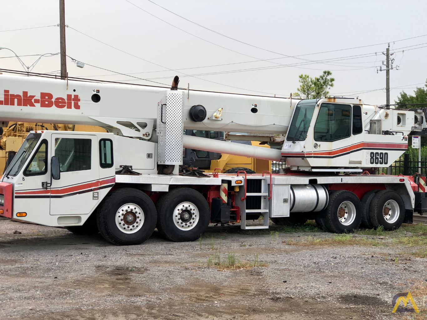 2008 Link-Belt HTC-8690 90-Ton Hydraulic Truck Crane; CranesList ID: 361 8
