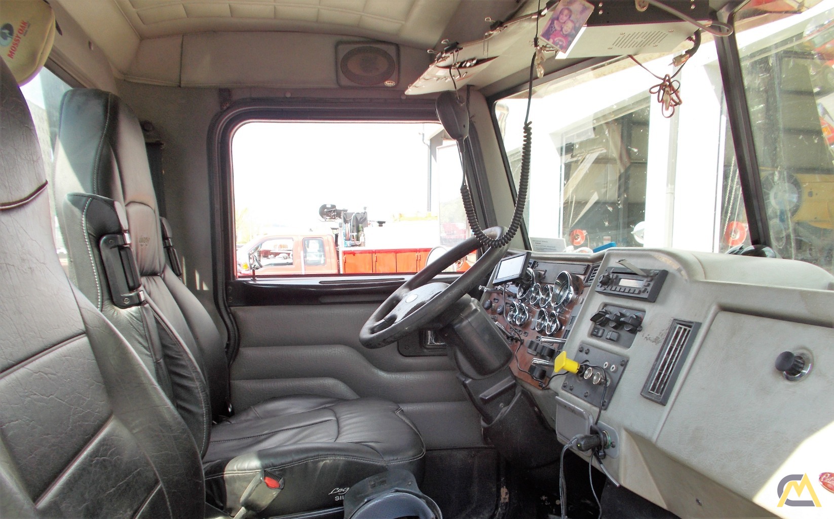 Auto Crane 8406H Service Crane on Peterbilt 335 18