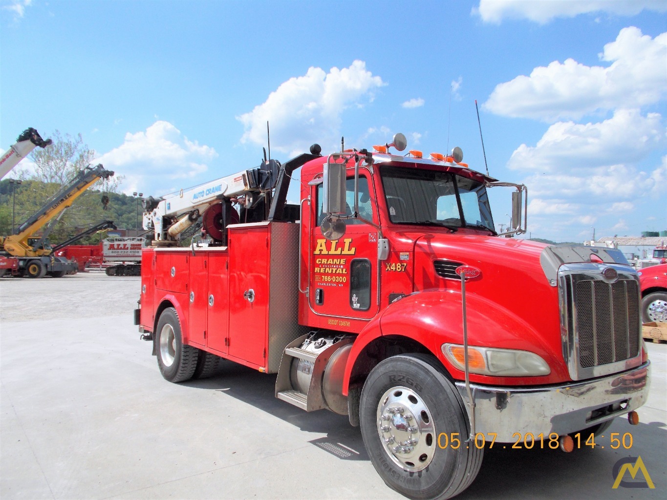 Auto Crane 8406H Service on Peterbilt 335 For Sale Hoists & Material