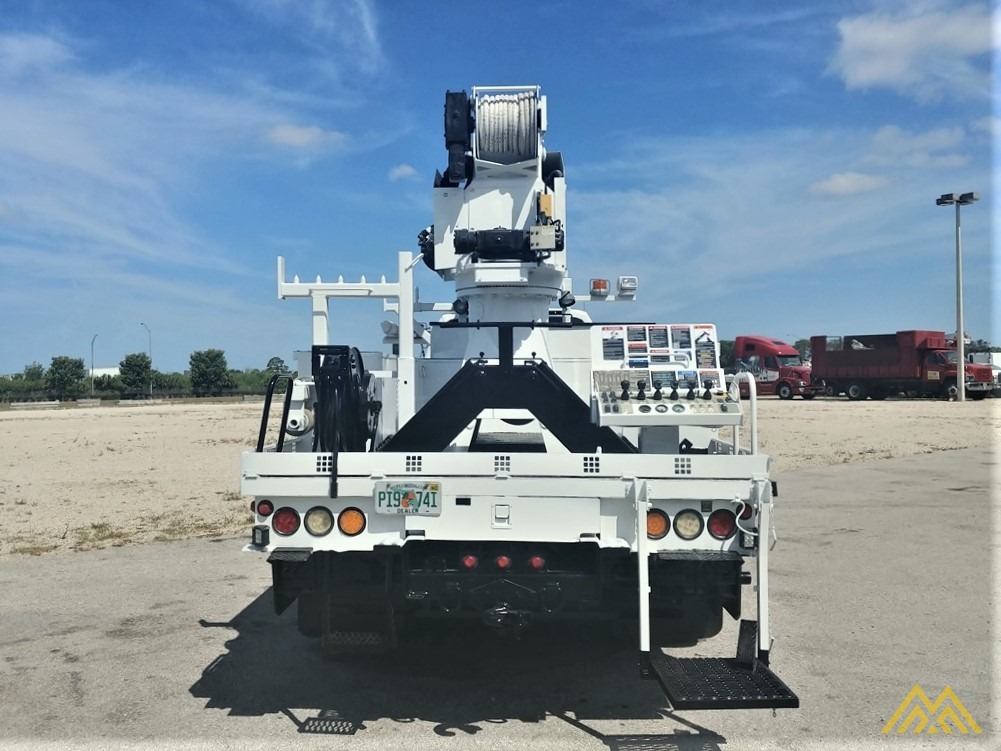 Altec DM47-TR 15-ton Wireless Remote Digger Derrick on 2009 Ford F750 Utility 4