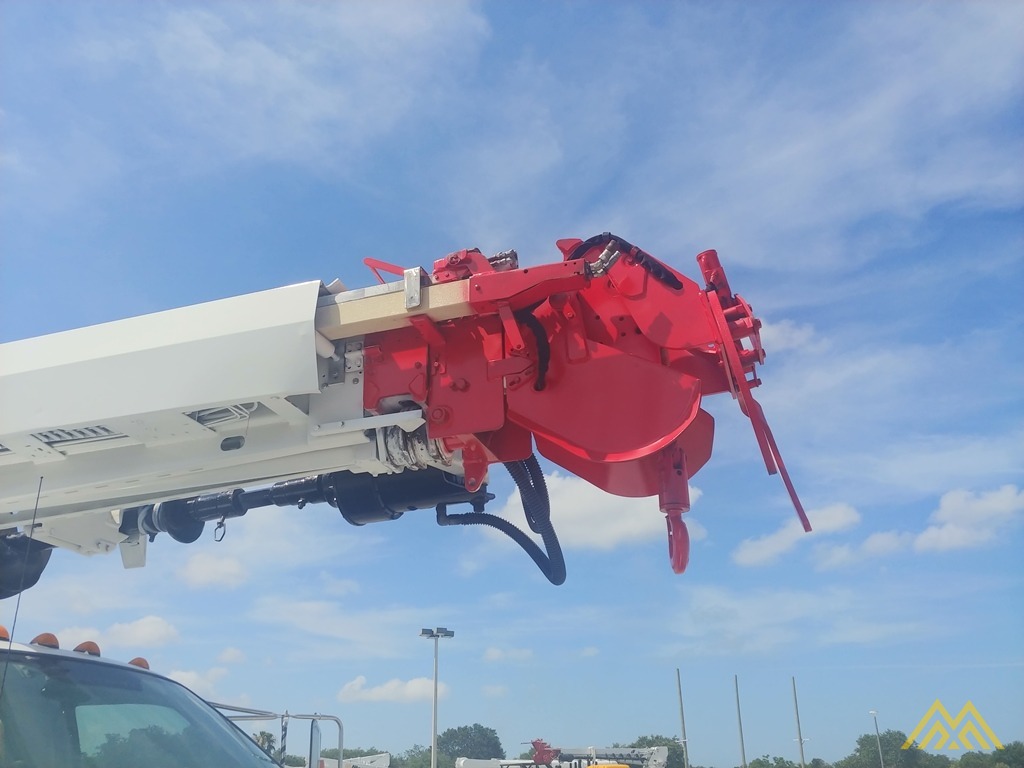 Altec DM47-TR 15-ton Wireless Remote Digger Derrick on 2009 Ford F750 Utility 14