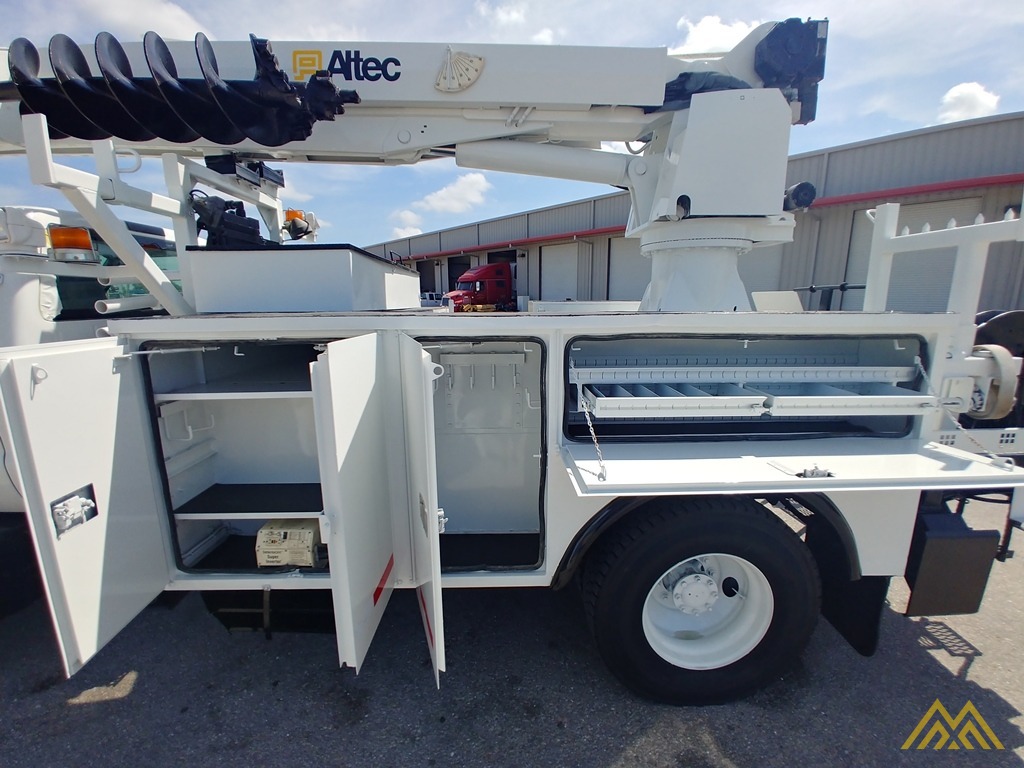 Altec DM47-TR 15-ton Wireless Remote Digger Derrick on 2009 Ford F750 Utility 9