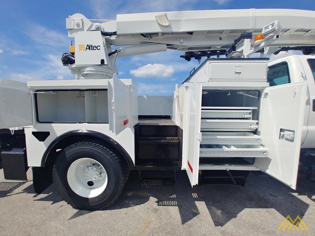 Altec DM47-TR 15-ton Wireless Remote Digger Derrick on 2009 Ford F750 Utility 8
