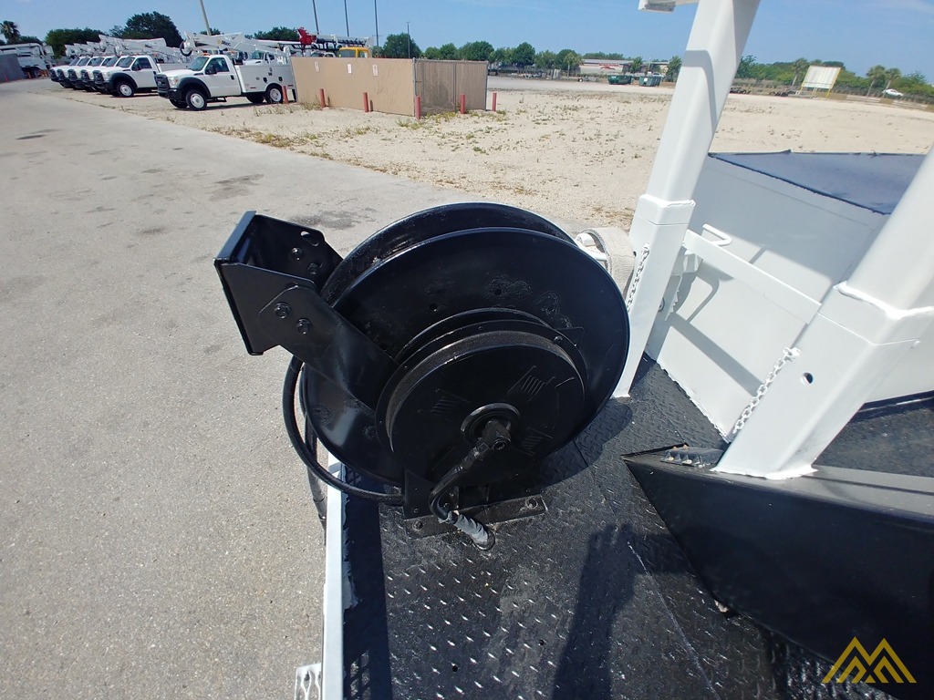Altec DM47-TR 15-ton Wireless Remote Digger Derrick on 2009 Ford F750 Utility 17