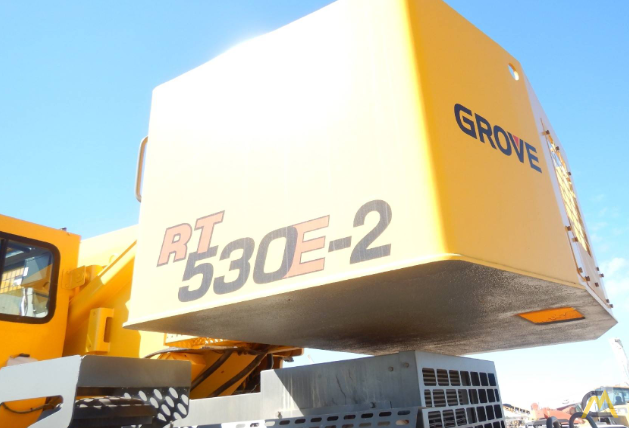 2009 Grove RT530E-2 30-Ton Rough Terrain Crane 11