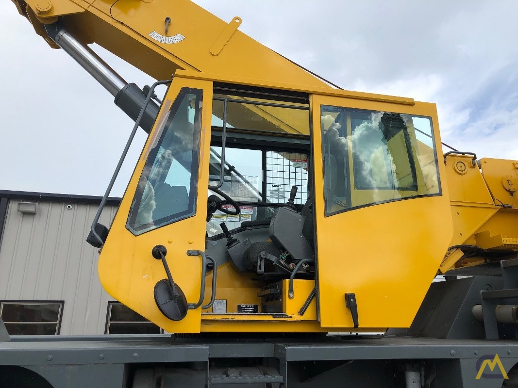 2009 Grove RT530E-2 30-Ton Rough Terrain Crane 6