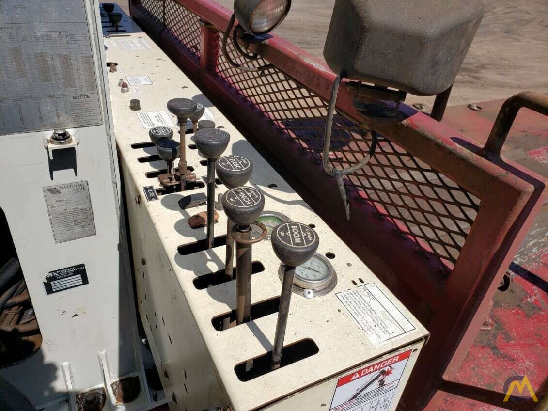 2009 National 800D 23-Ton Boom Truck Crane Mounted on a Peterbilt 365 w/ Sleeper 3