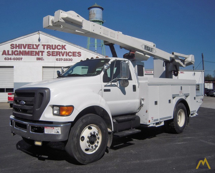 2010 Ford F750 Bucket Truck with 46' Work Height 0