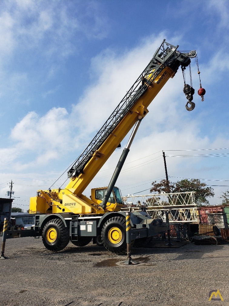 2010 Grove RT890E 90-Ton Rough Terrain Crane 3