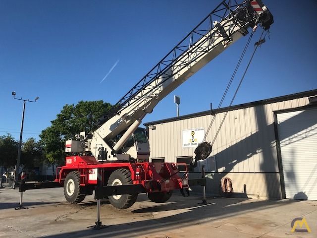 2010 Link-Belt RTC-8030 30-Ton Rough Terrain Crane 0