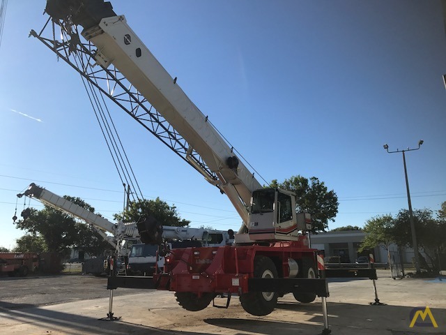 2010 Link-Belt RTC-8030 30-Ton Rough Terrain Crane 3