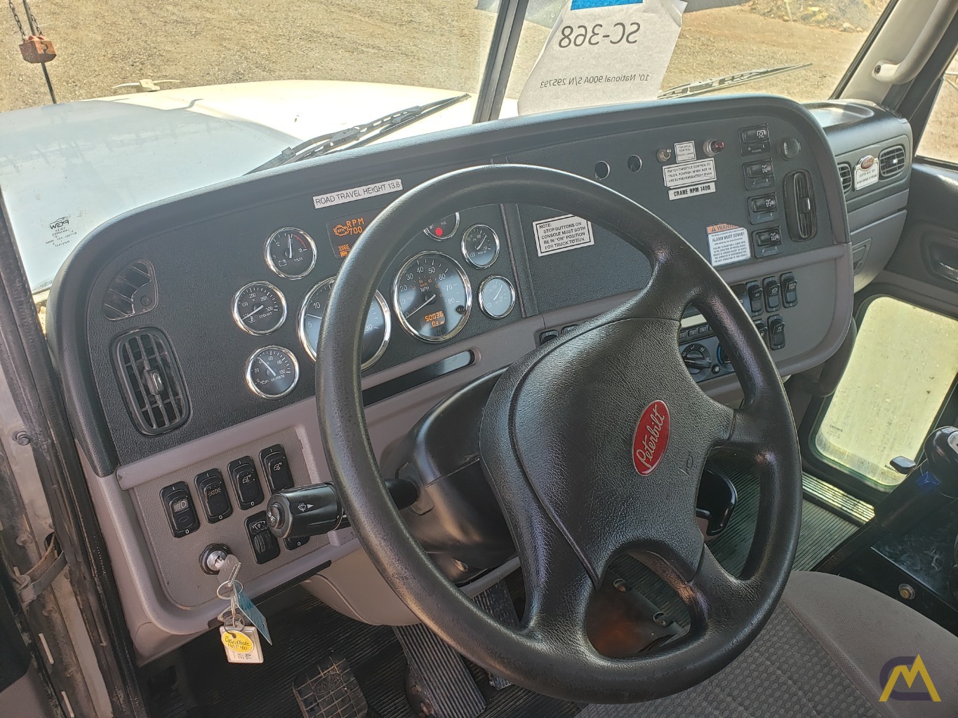 2010 National 9125A 26-Ton Boom Truck CraneMounted on a Peterbilt 367  5