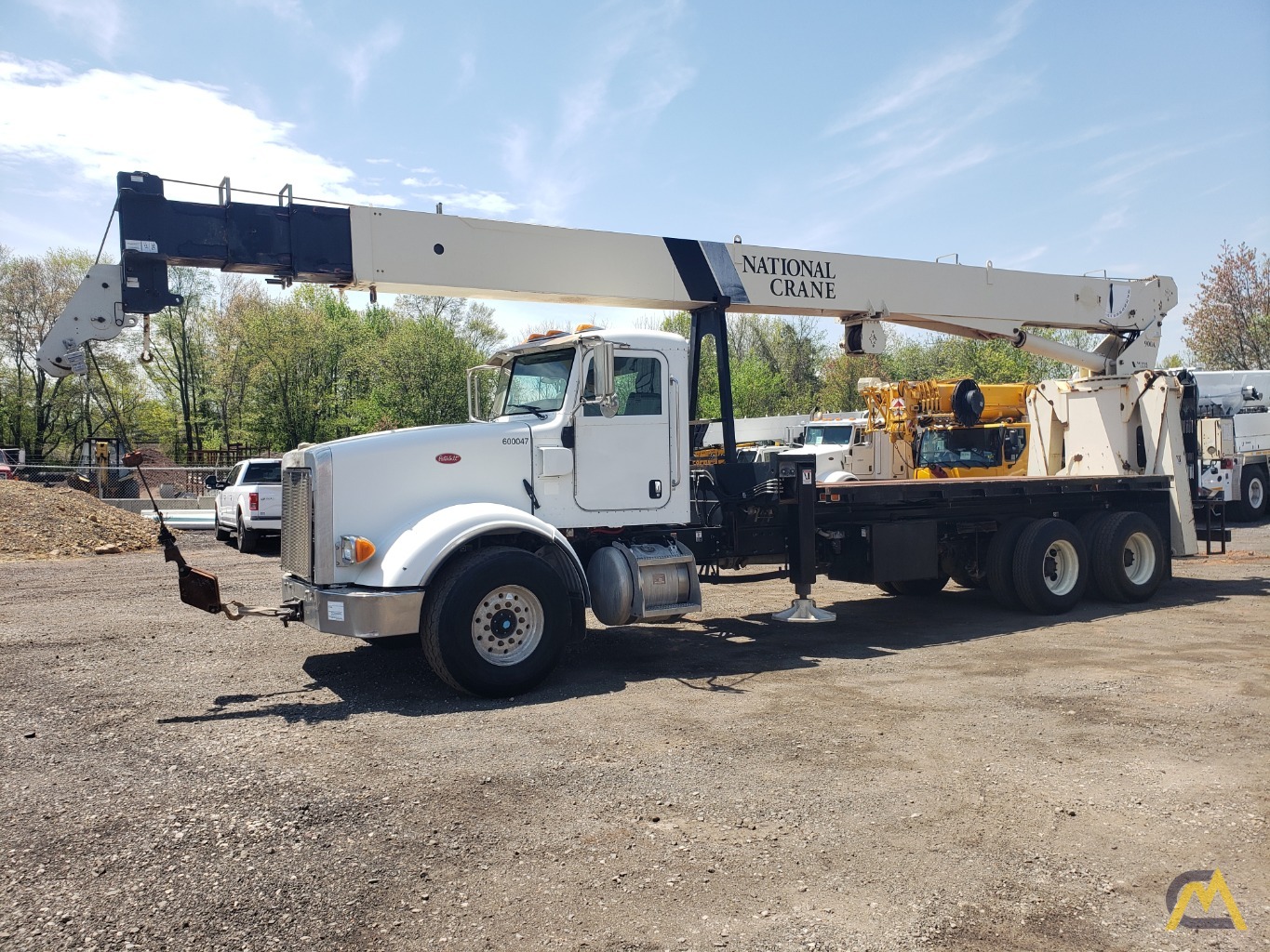 2010 National 9125A 26-Ton Boom Truck CraneMounted on a Peterbilt 367  0