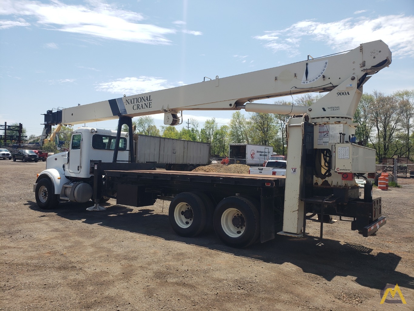 2010 National 9125A 26-Ton Boom Truck CraneMounted on a Peterbilt 367  1