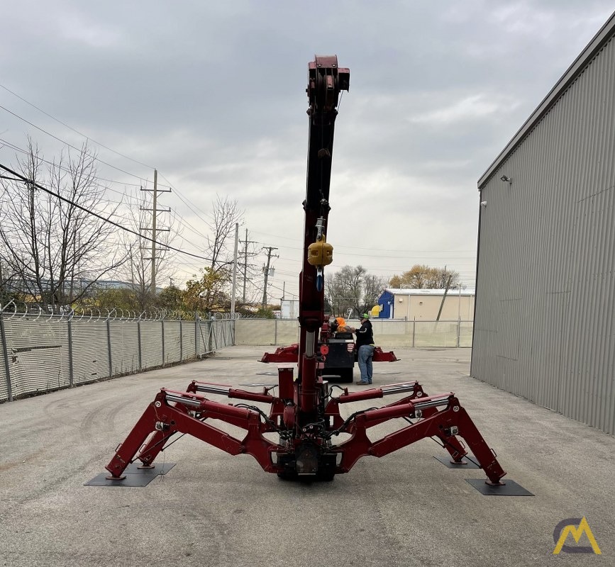 2010 UNIC UR-W295 Track Mounted Mini Crane 3