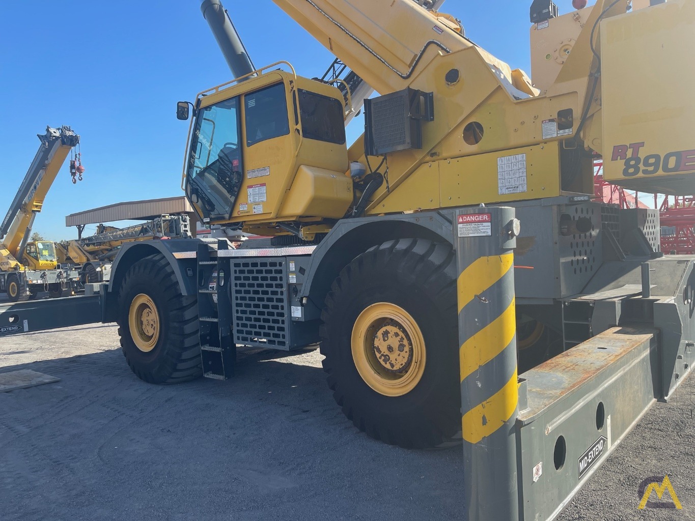 Grove RT890E Rough Terrain Crane 0