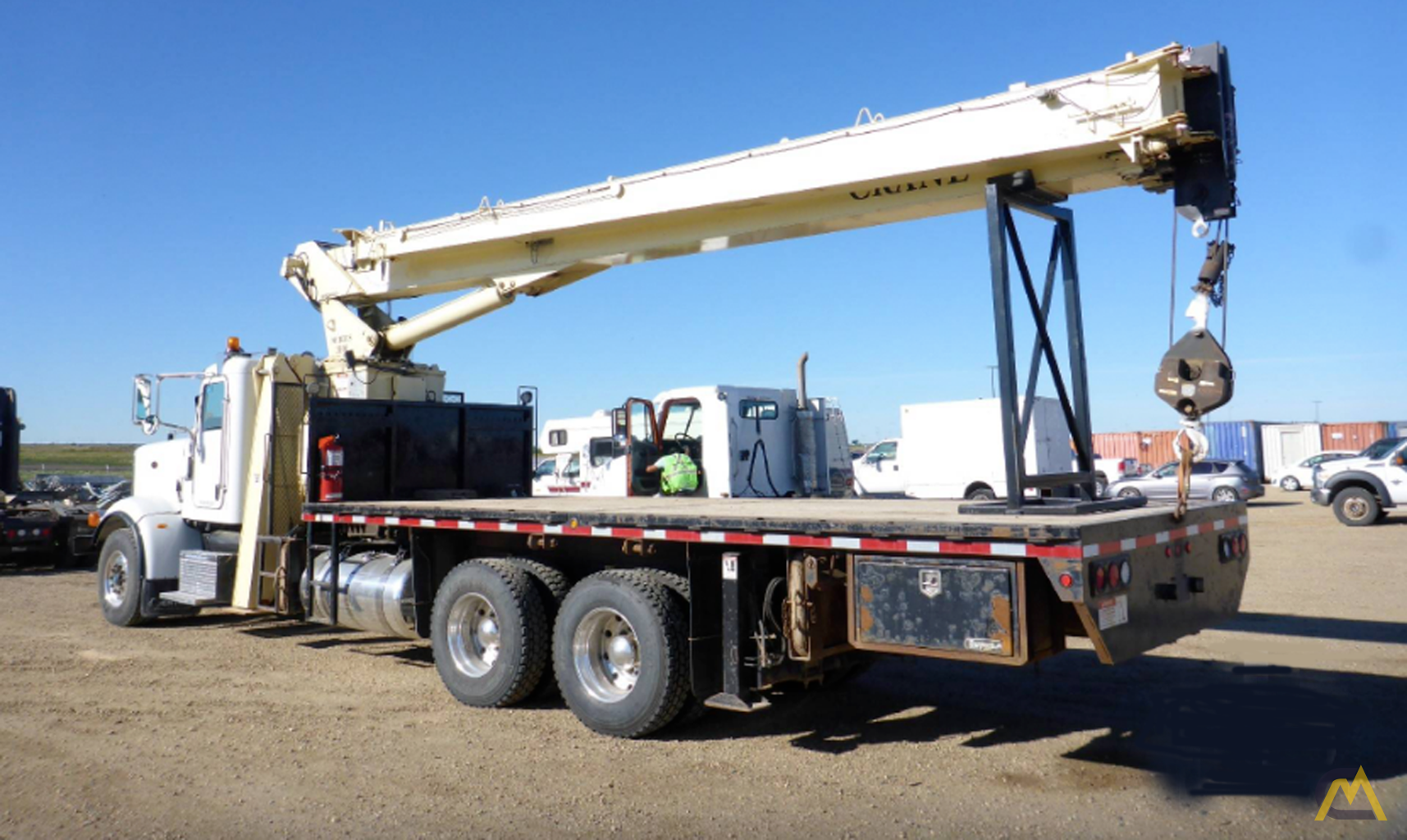 2011 National-Peterbilt 1195 28-Ton Boom Truck Crane; CranesList ID: 617 3