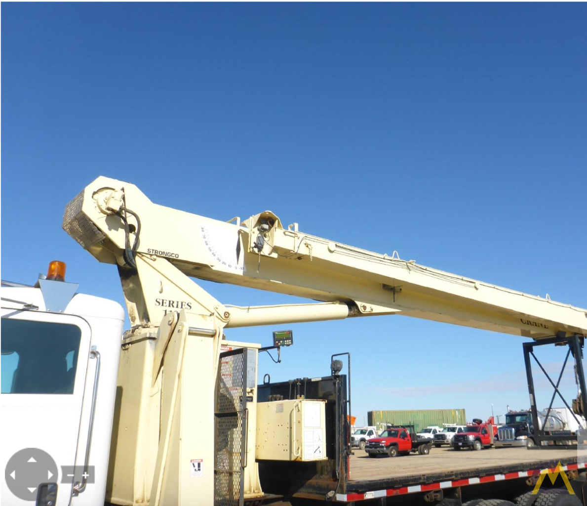 2011 National-Peterbilt 1195 28-Ton Boom Truck Crane; CranesList ID: 617 4
