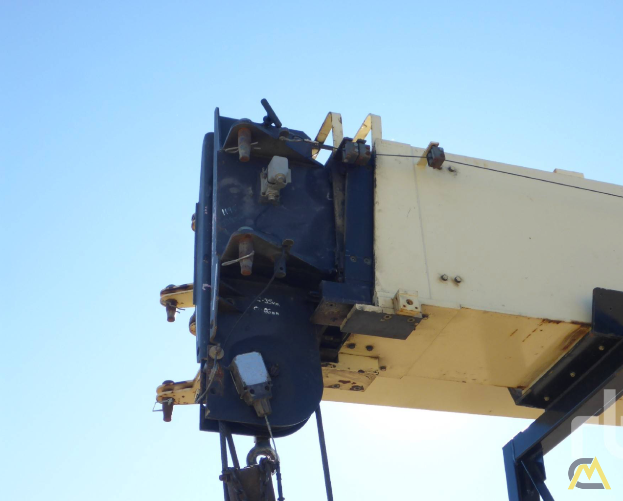 2011 National-Peterbilt 1195 28-Ton Boom Truck Crane; CranesList ID: 617 7