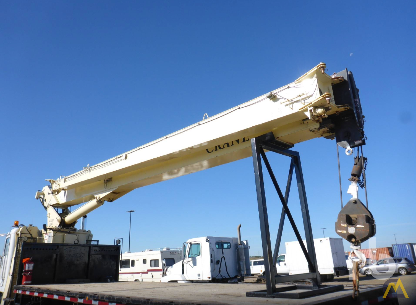 2011 National-Peterbilt 1195 28-Ton Boom Truck Crane; CranesList ID: 617 8