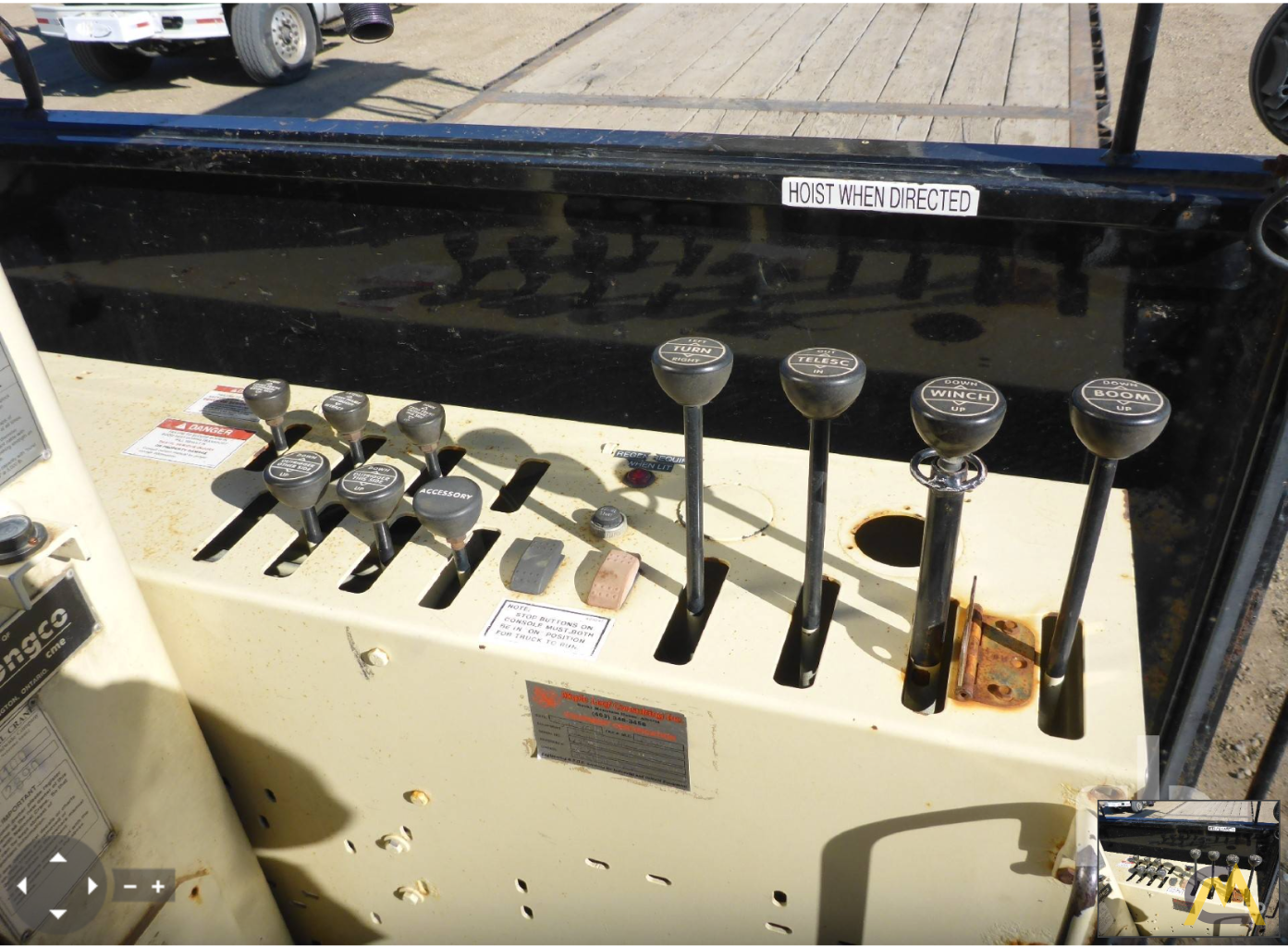 2011 National-Peterbilt 1195 28-Ton Boom Truck Crane; CranesList ID: 617 32