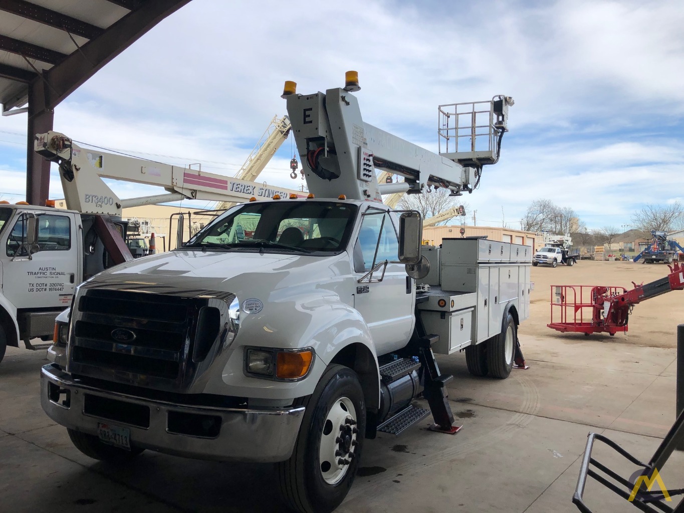 2012 Elliott V60F Aerial Bucket Truck 2