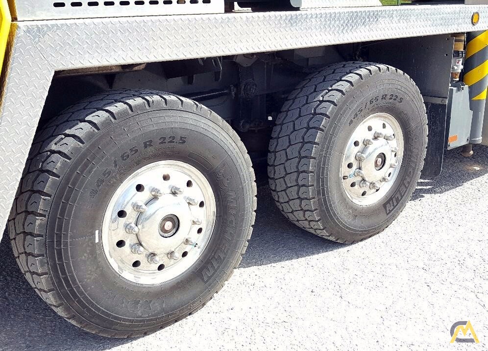 2012 GROVE TMS9000E 19