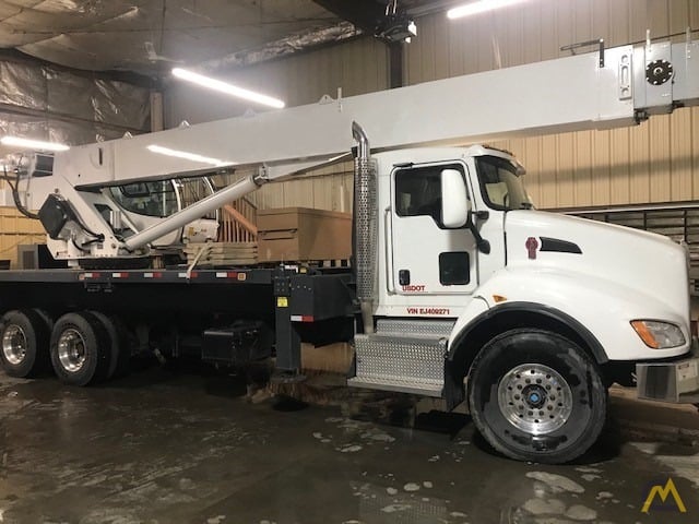 2013/2014 Manitex 40124S w/ New-Style Crane Cab on Kenworth ‘Parade Pretty’ – One owner/Operator, Low Miles/Hours, Stored Indoors 3