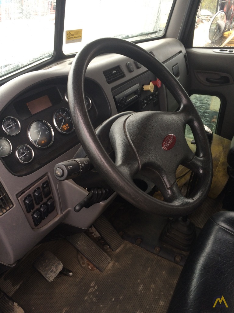 2013 Altec AC25-95B 25-Ton Boom Truck Crane 7