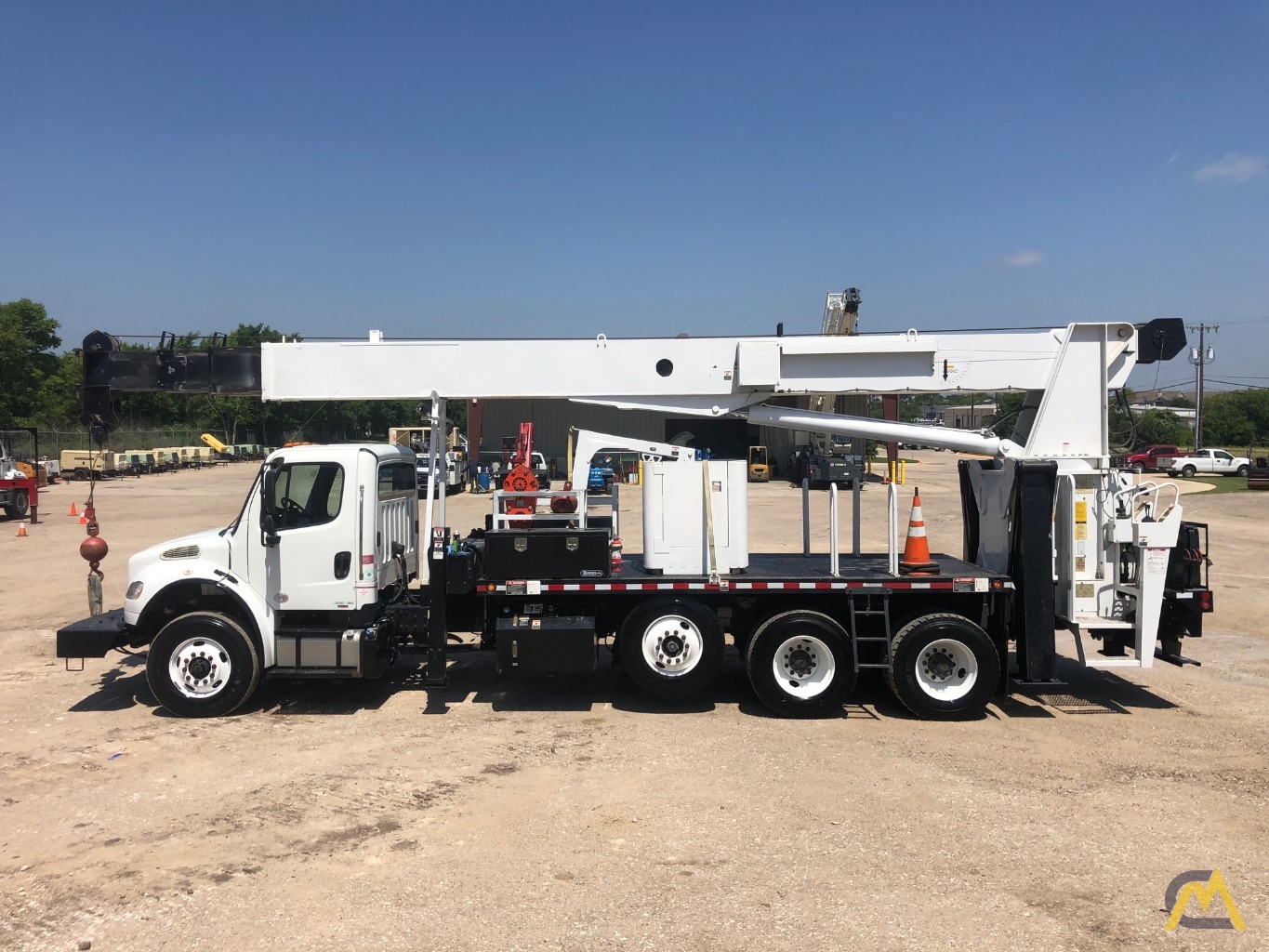 2013 Altec AC26-103R 26-Ton Boom Truck Crane 0