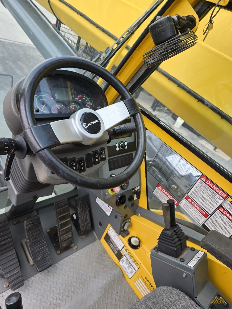 Grove RT880E Rough Terrain Crane 9