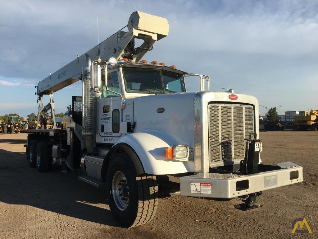 2013 National NBT30H 30-Ton Boom Truck Crane 0